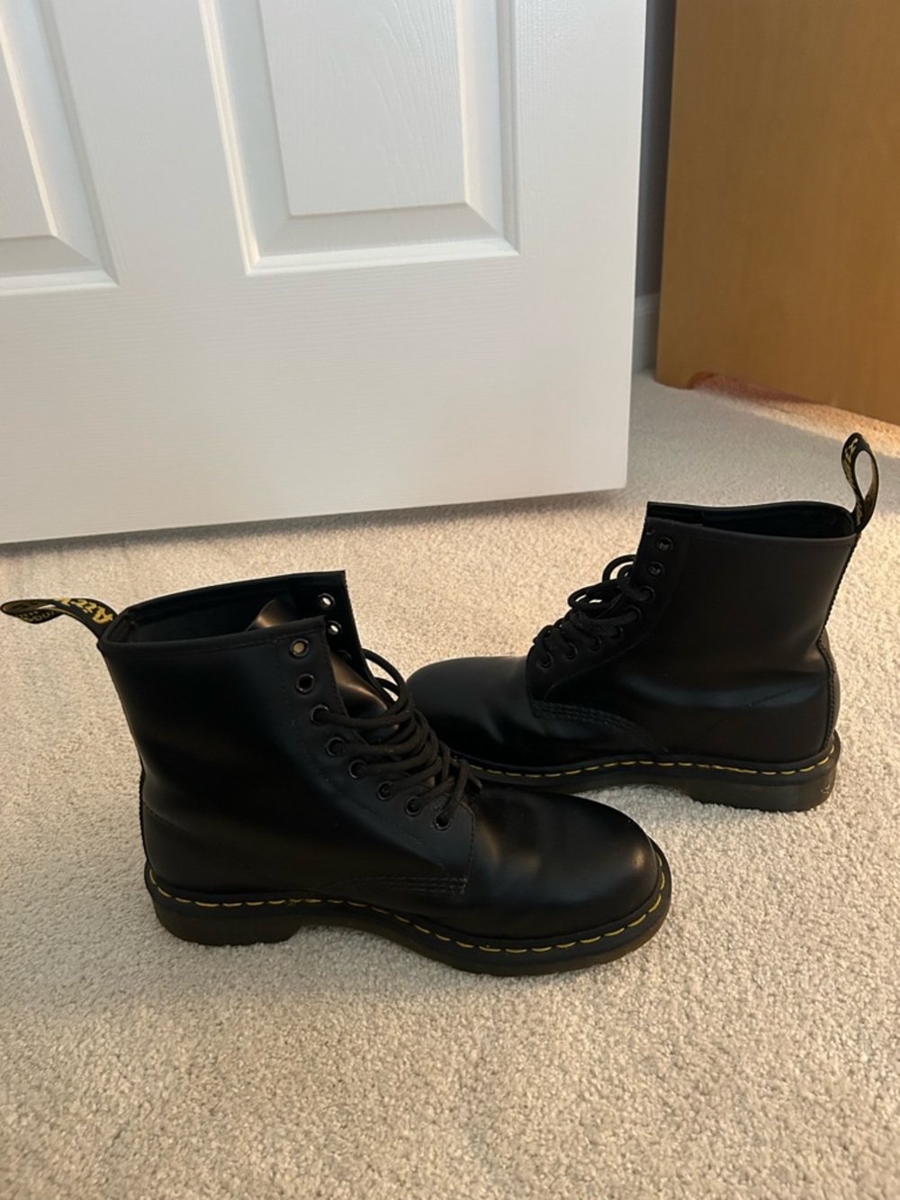 Dr. Marten’s 1460 Women’s Smooth Leather Lace Up Black Boots